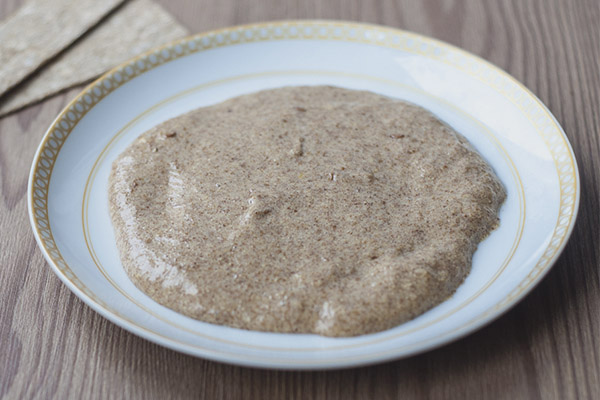 The benefits and harms of flax porridge